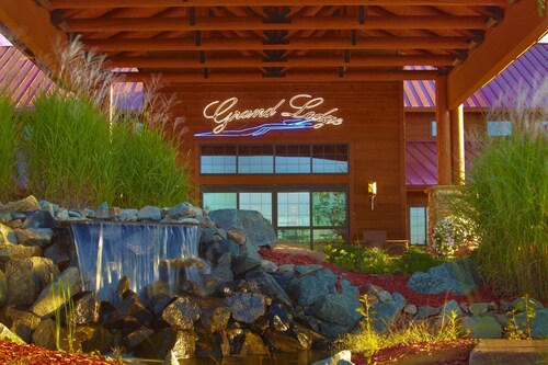 Grand Lodge Hotel