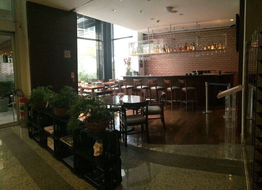 Hotel Bar