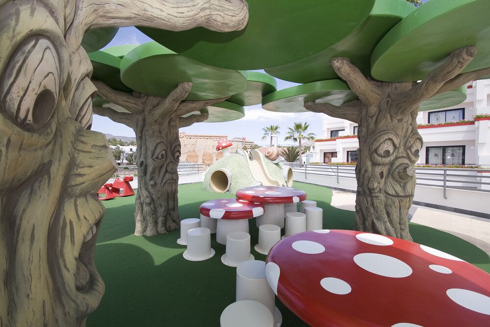 Area giochi per bambini (all'aperto)