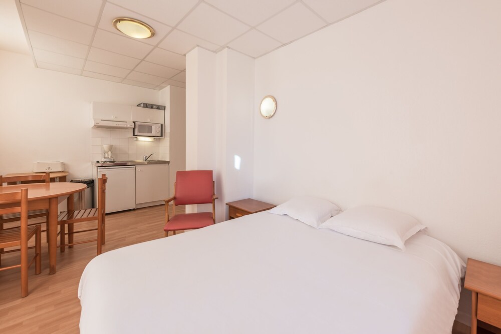 Studio - Guestroom