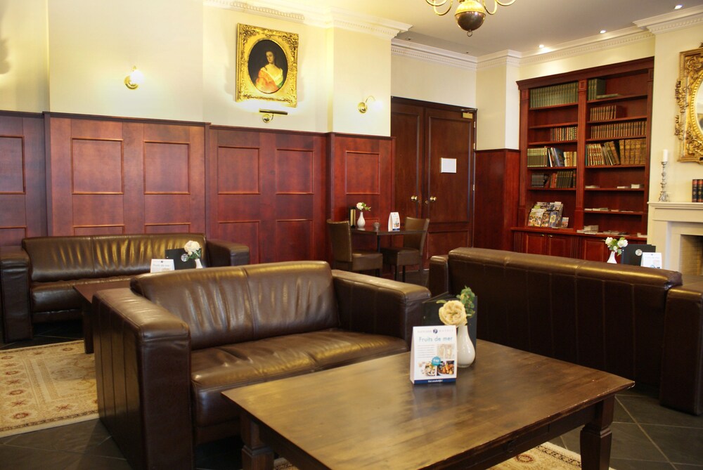 Bar-salon de l'hôtel