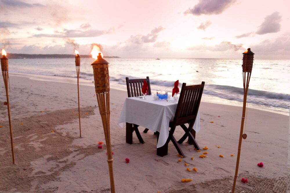 Couples Dining
