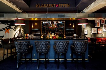Hotel Bar