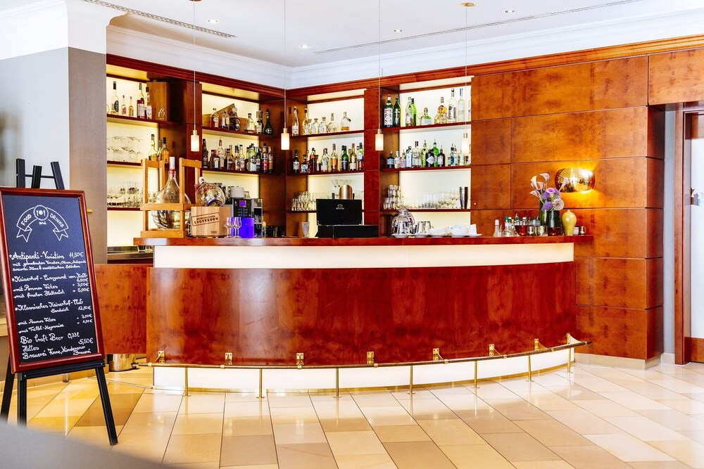 Hotel Bar