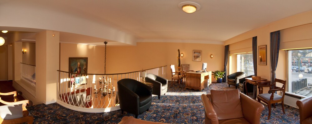 Lobby-Lounge
