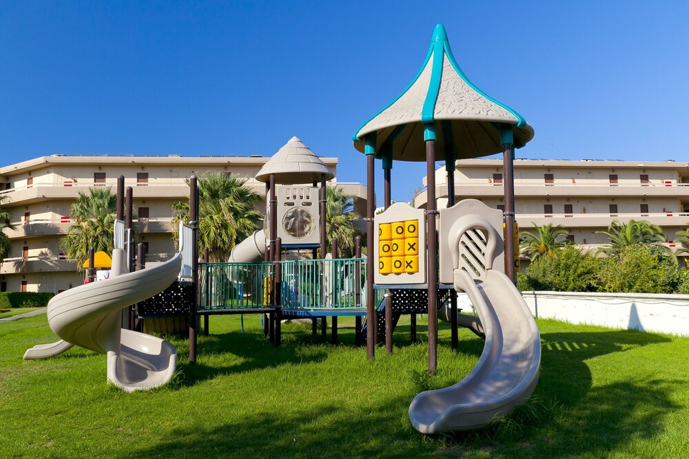 Childrens Play Area - Outdoor