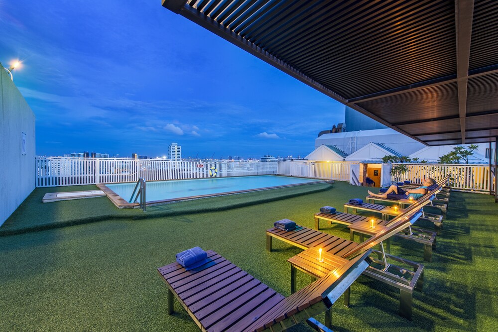 Rooftop Pool