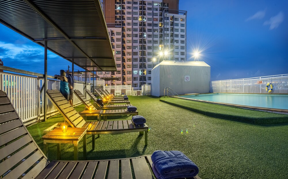 Rooftop Pool