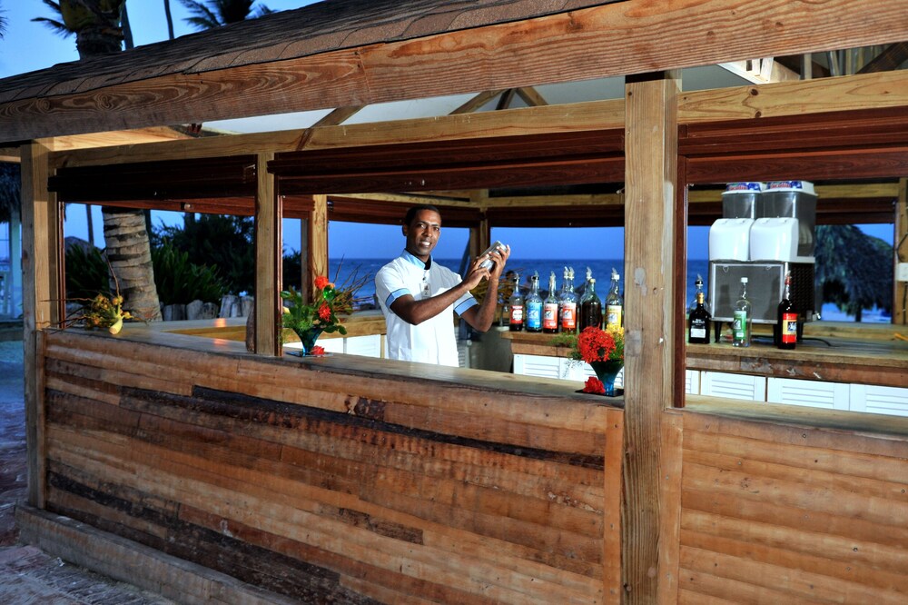Poolside Bar