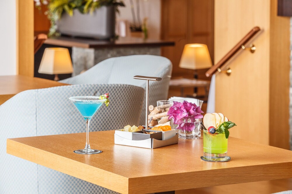 Hotel Bar