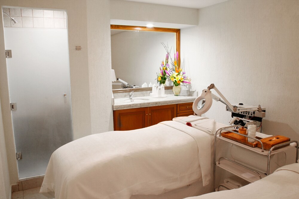 Treatment room, GR Solaris Cancun & Spa - All Inclusive