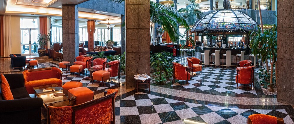 Hotel Lounge
