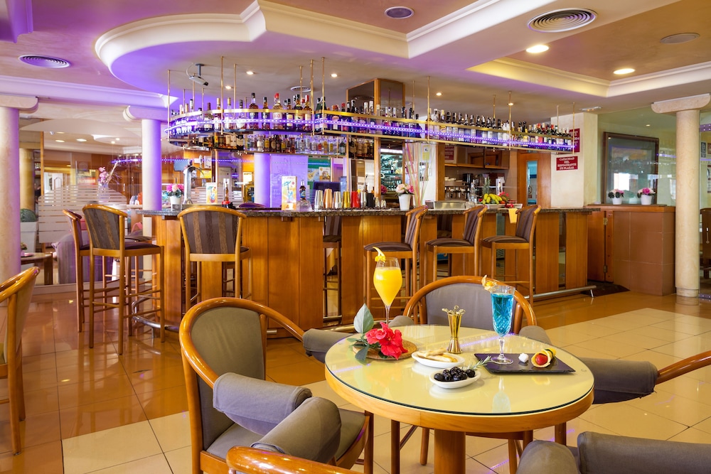 Hotel Bar
