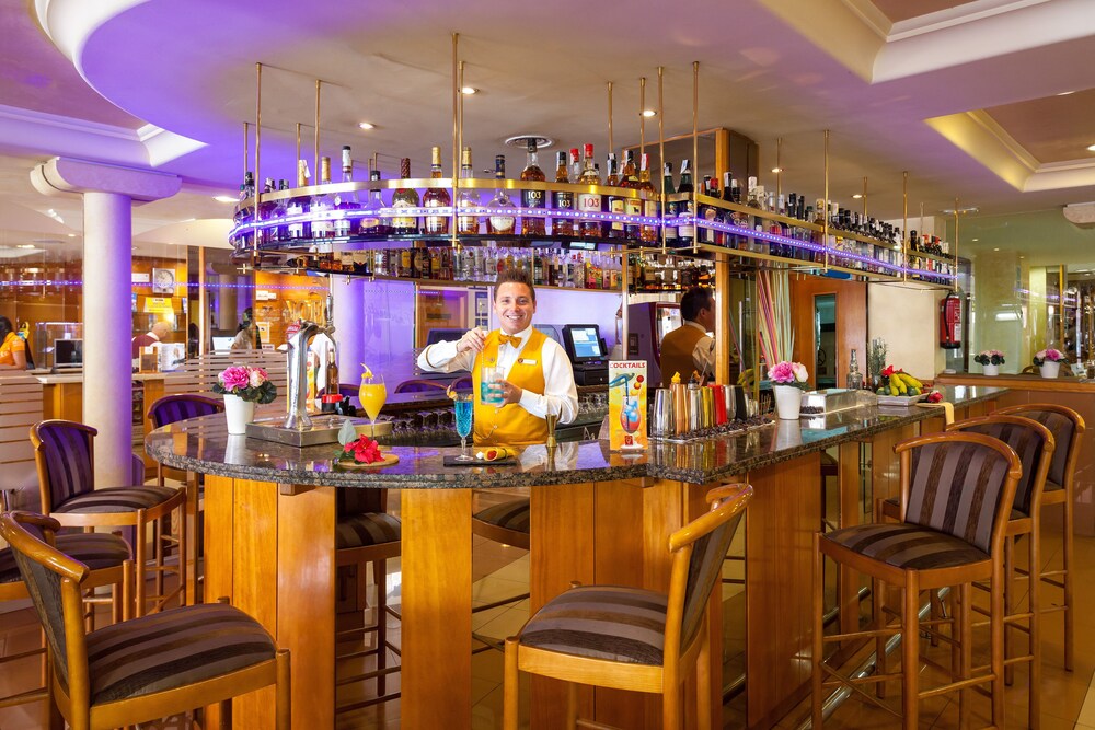 Hotel Bar