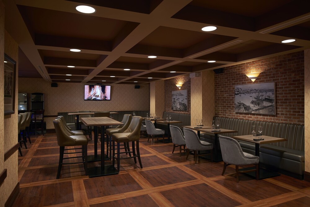 Hotel Lounge