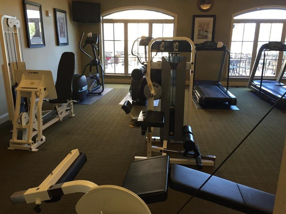 Fitness facility, Bay Landing San Francisco Airport Hotel