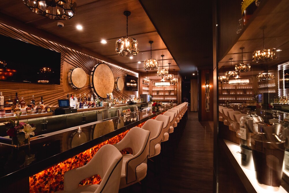 Hotel Bar