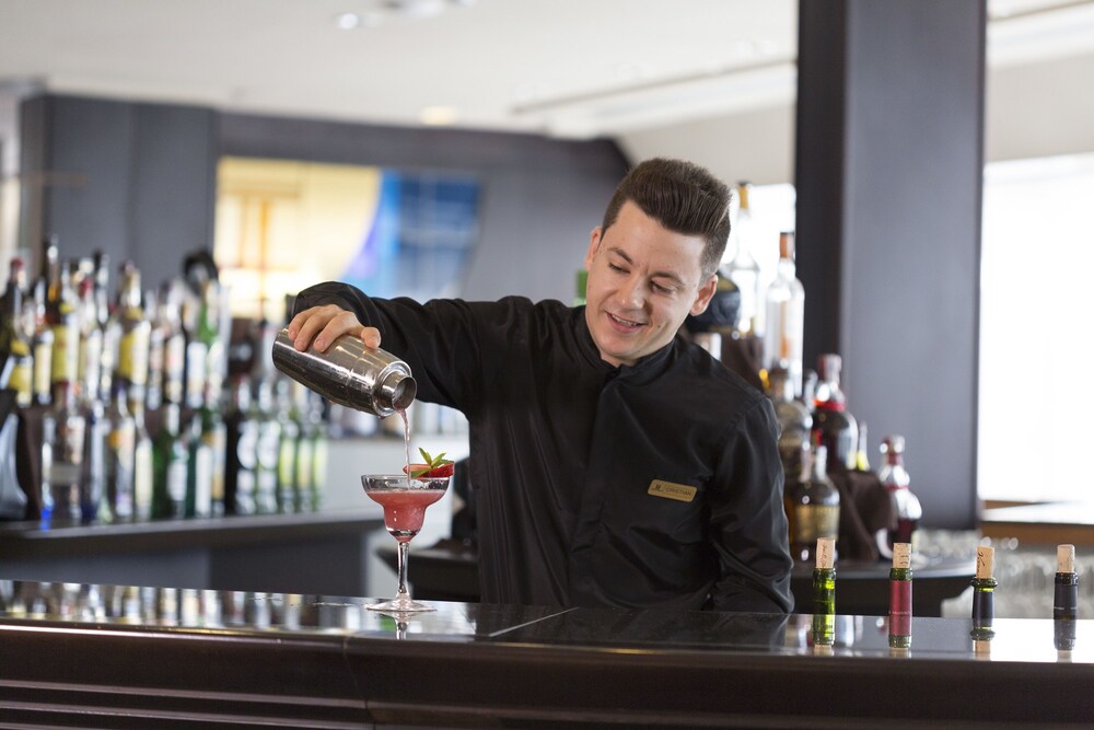 Hotel Bar