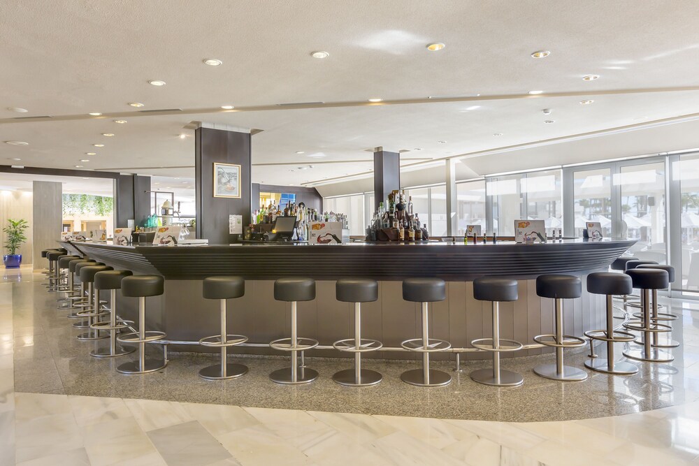 Hotel Bar