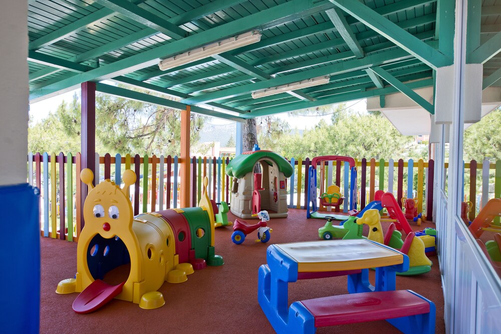 Childrens Play Area - Outdoor