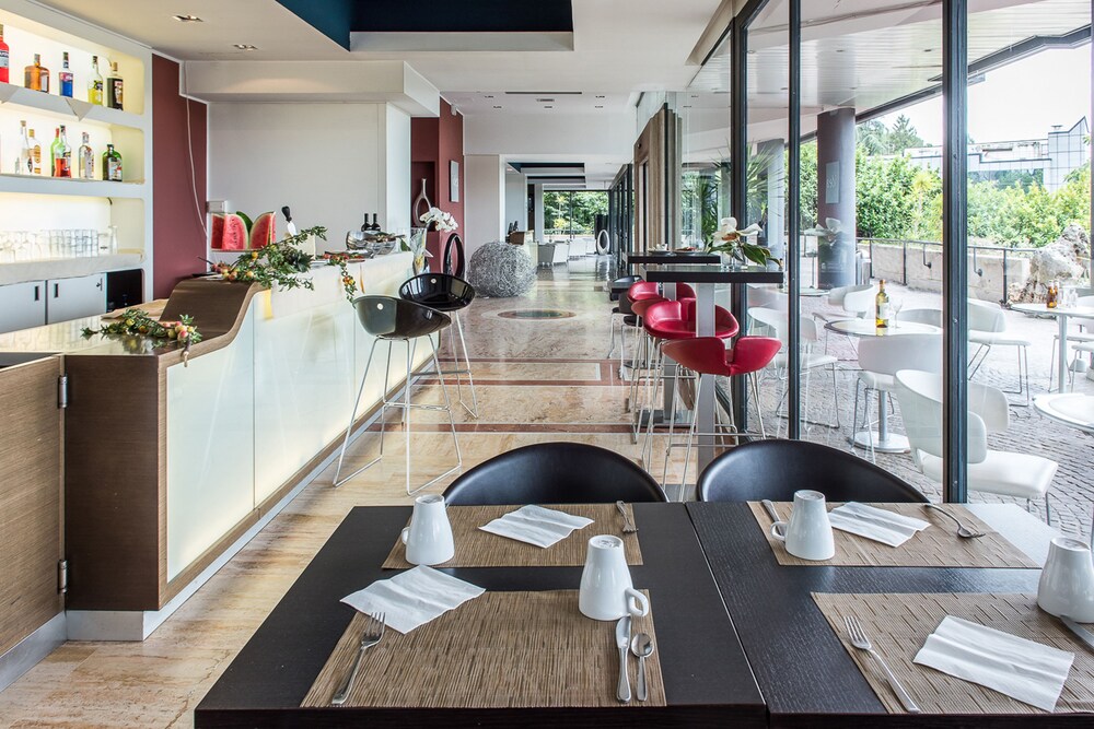 Hotel Lounge