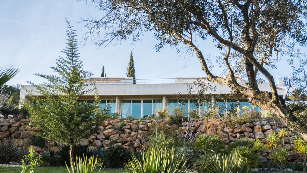 Fachada del hotel