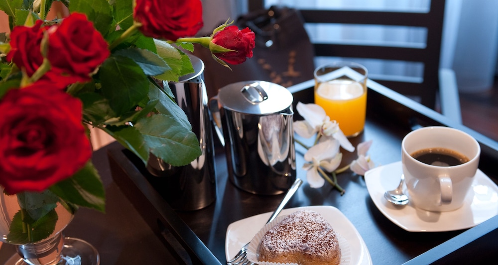 Room Service - Dining