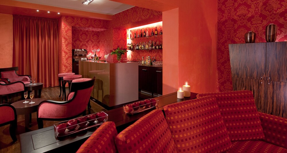 Hotel Bar