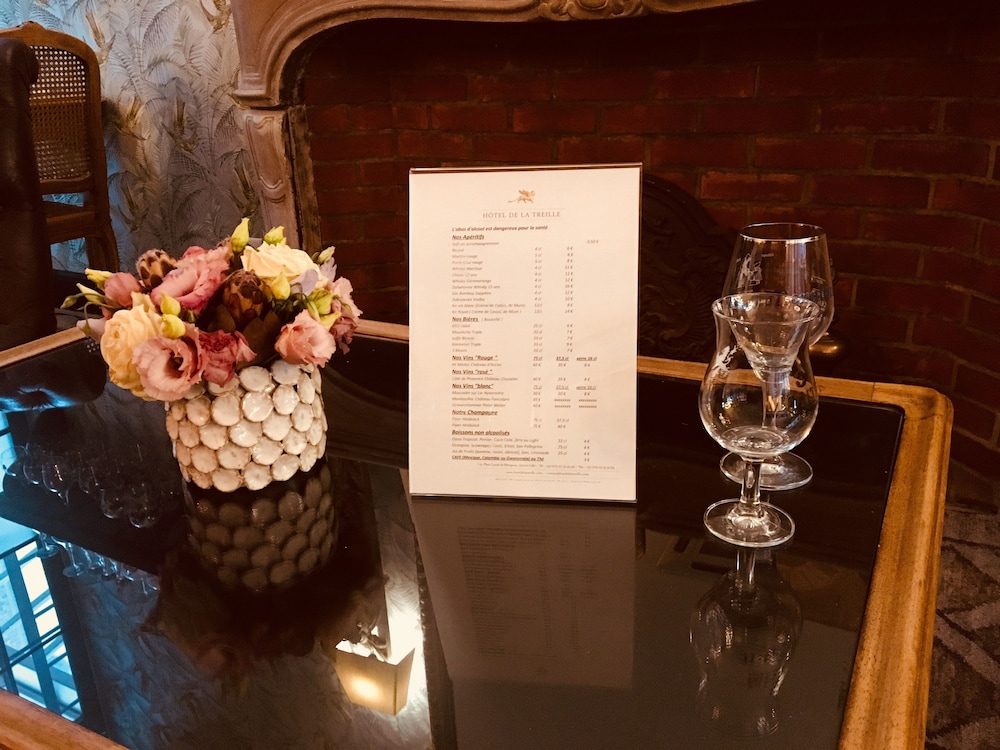 Hotel Bar