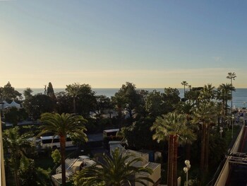 Guestroom View