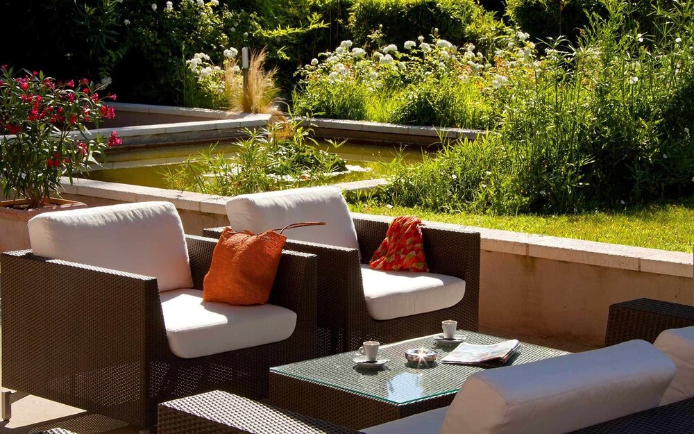 Outdoor Banquet Area