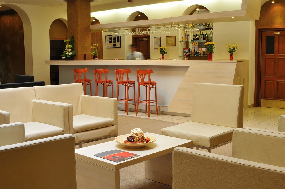 Hotel Bar