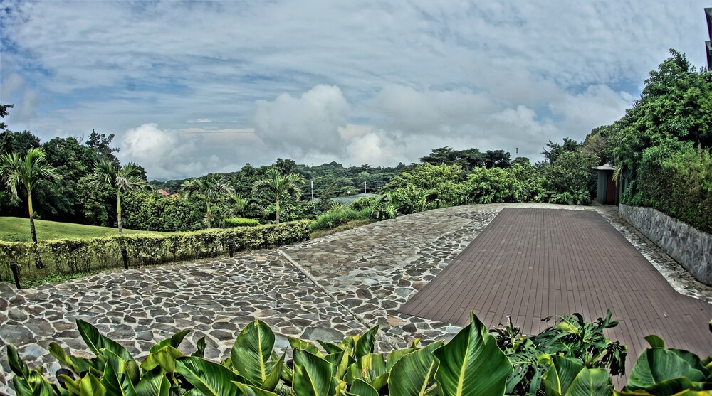 Sundeck
