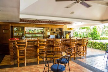 Poolside Bar
