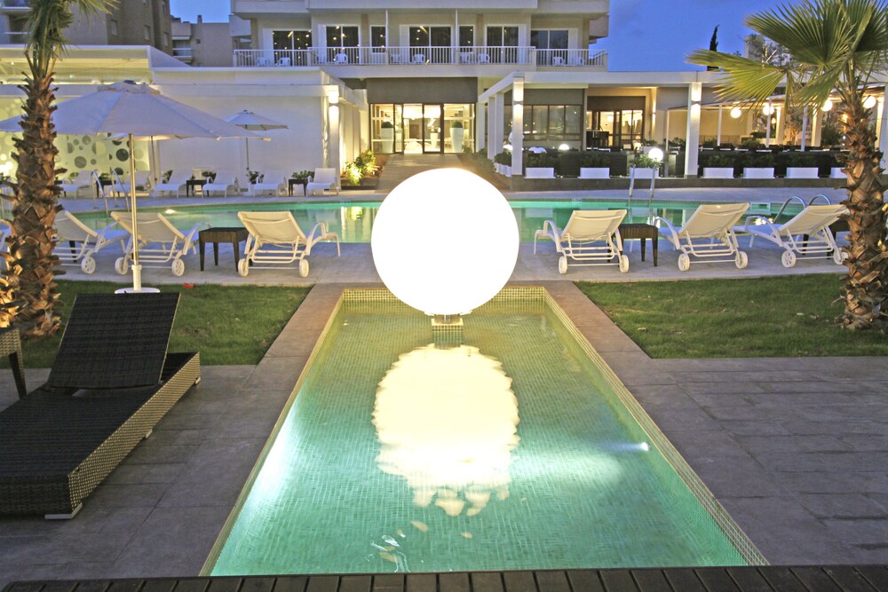 Utomhuspool