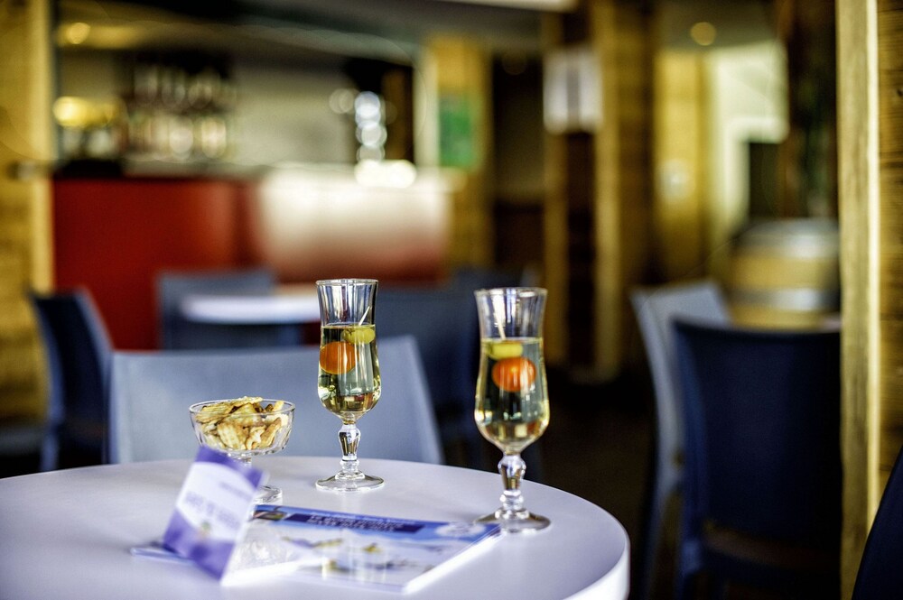 Hotel Bar