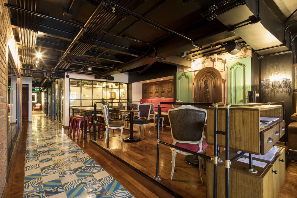 Hotel Bar