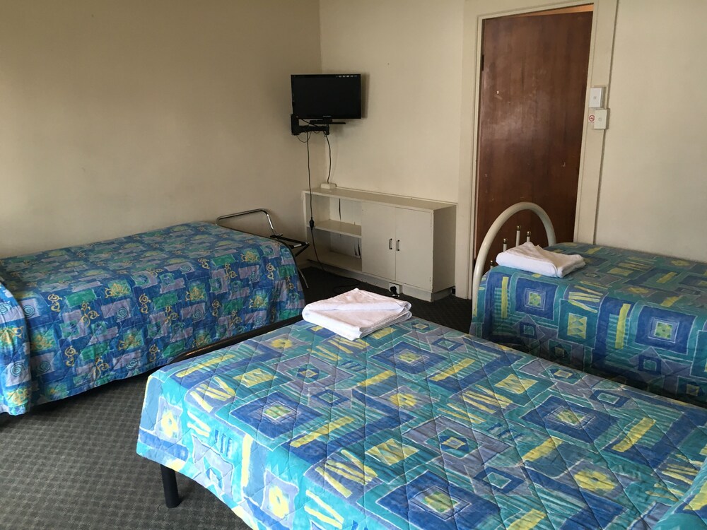 Family of 5 Apartment - Guestroom