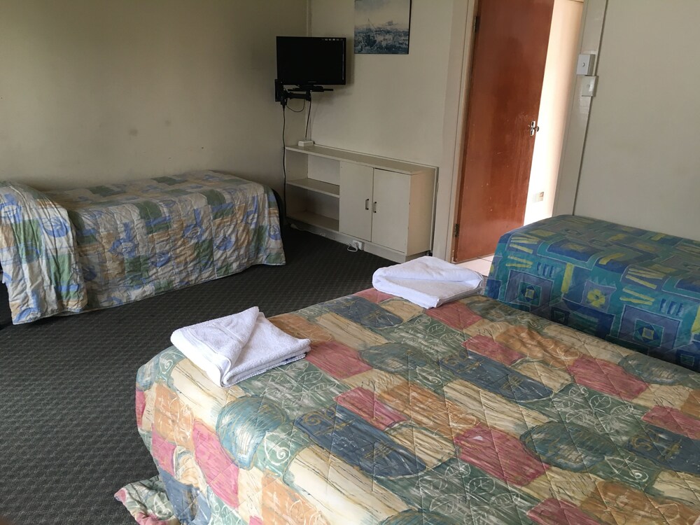 Family of 5 Apartment - Guestroom