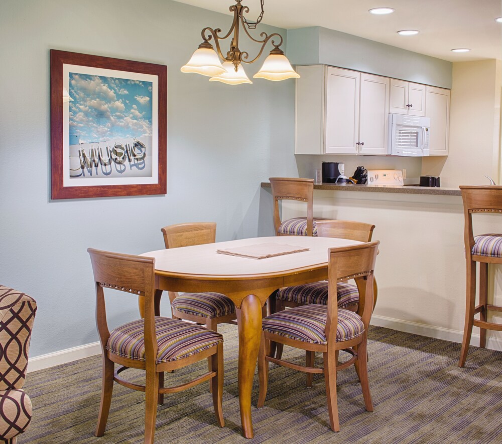 Standard Condo, 1 Bedroom, Non Smoking, Kitchen - In-Room Dining