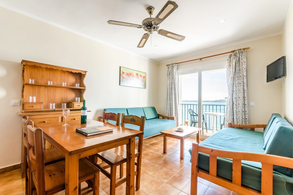 Apartment, 1 Bedroom, Sea View - Living Area
