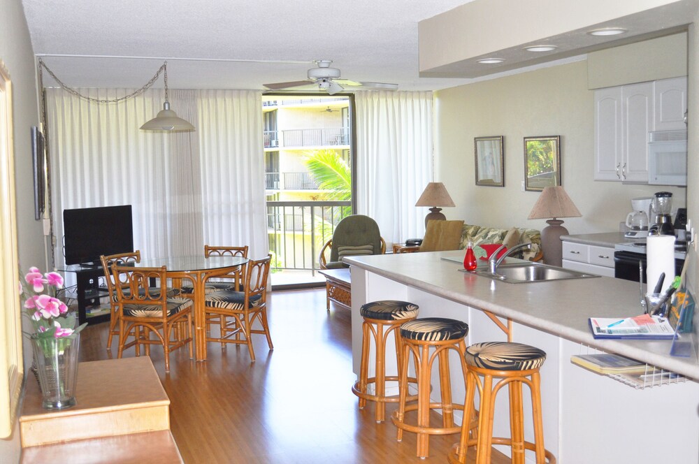 Condo, 1 Bedroom, 2 Bathrooms, Garden View - Living Area