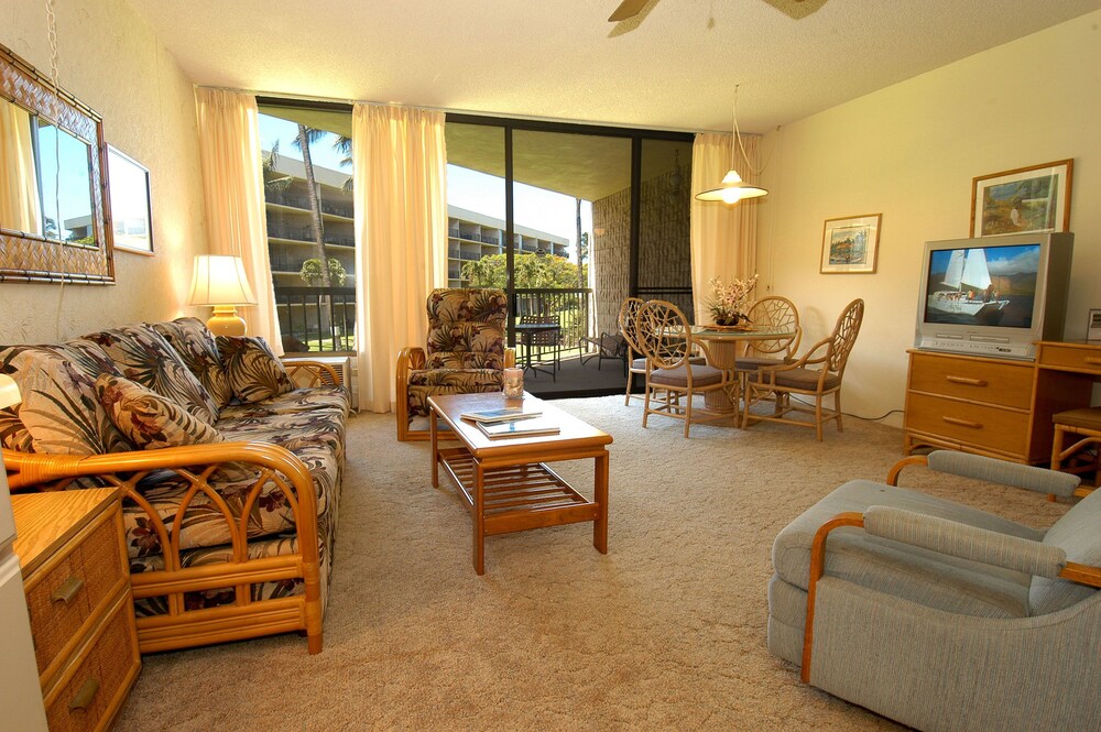 Condo, 1 Bedroom, 2 Bathrooms, Garden View - Living Area