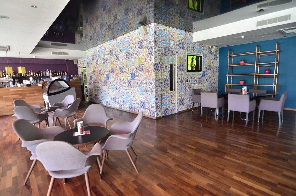 Hotel Bar