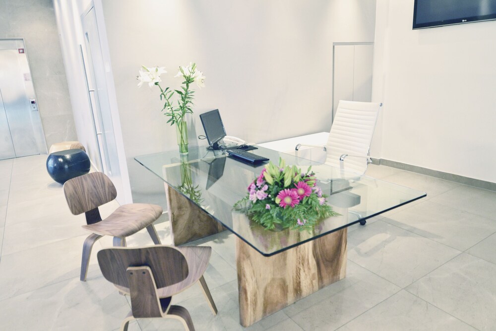 Concierge Desk