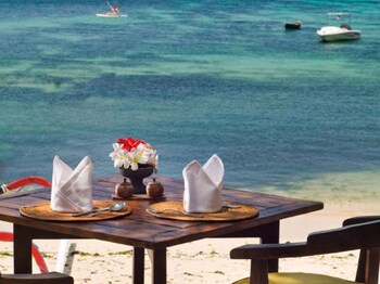 Couples Dining