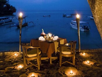 Couples Dining