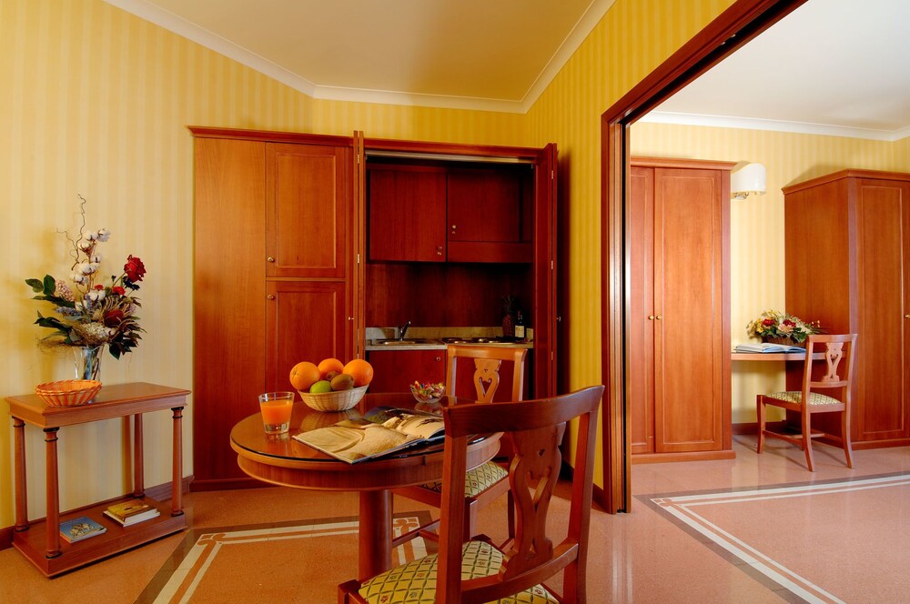 Chambre (Suite Familiale, 2 chambres, chambres communicantes, dans la tour)