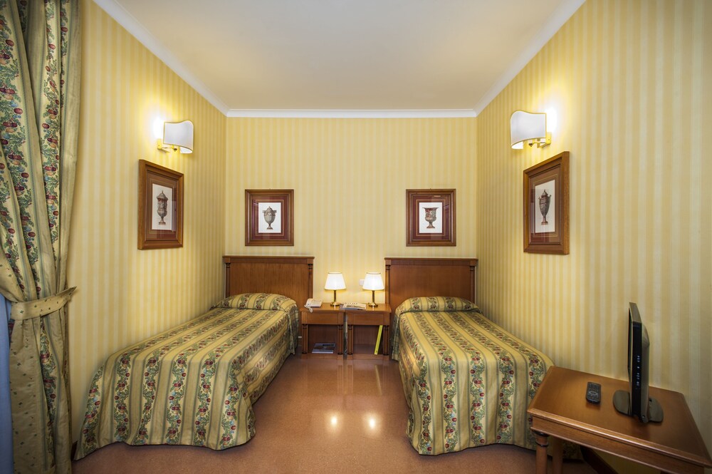 Chambre (Chambre Quadruple Supérieure)