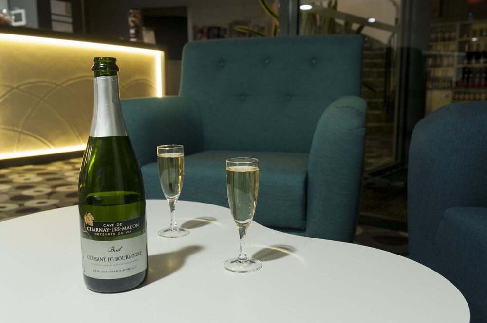 Hotel Lounge